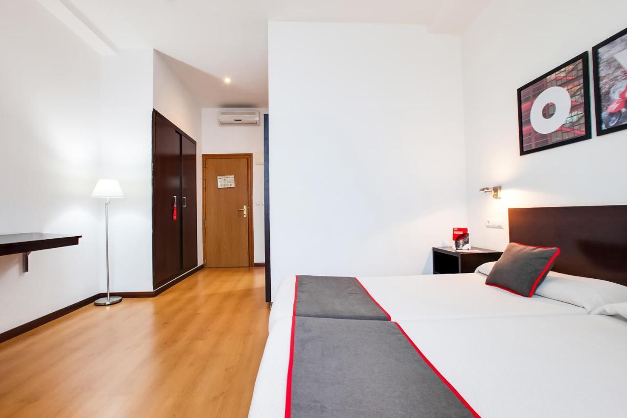 Oyo Hotel Parque Empresarial Avilés Buitenkant foto