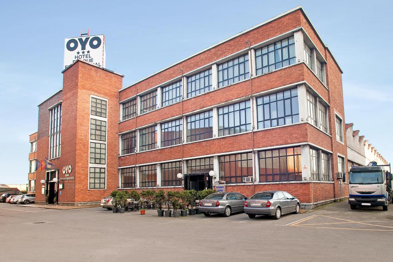 Oyo Hotel Parque Empresarial Avilés Buitenkant foto