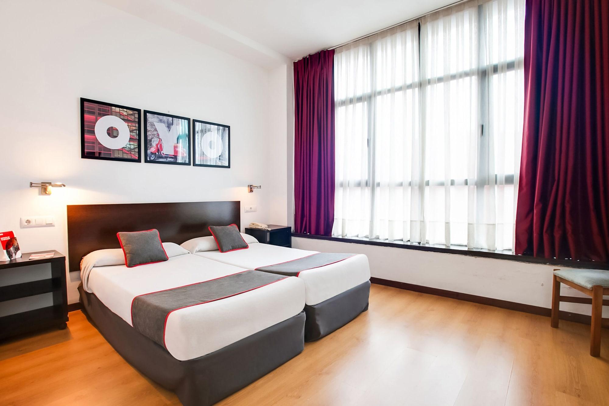 Oyo Hotel Parque Empresarial Avilés Buitenkant foto