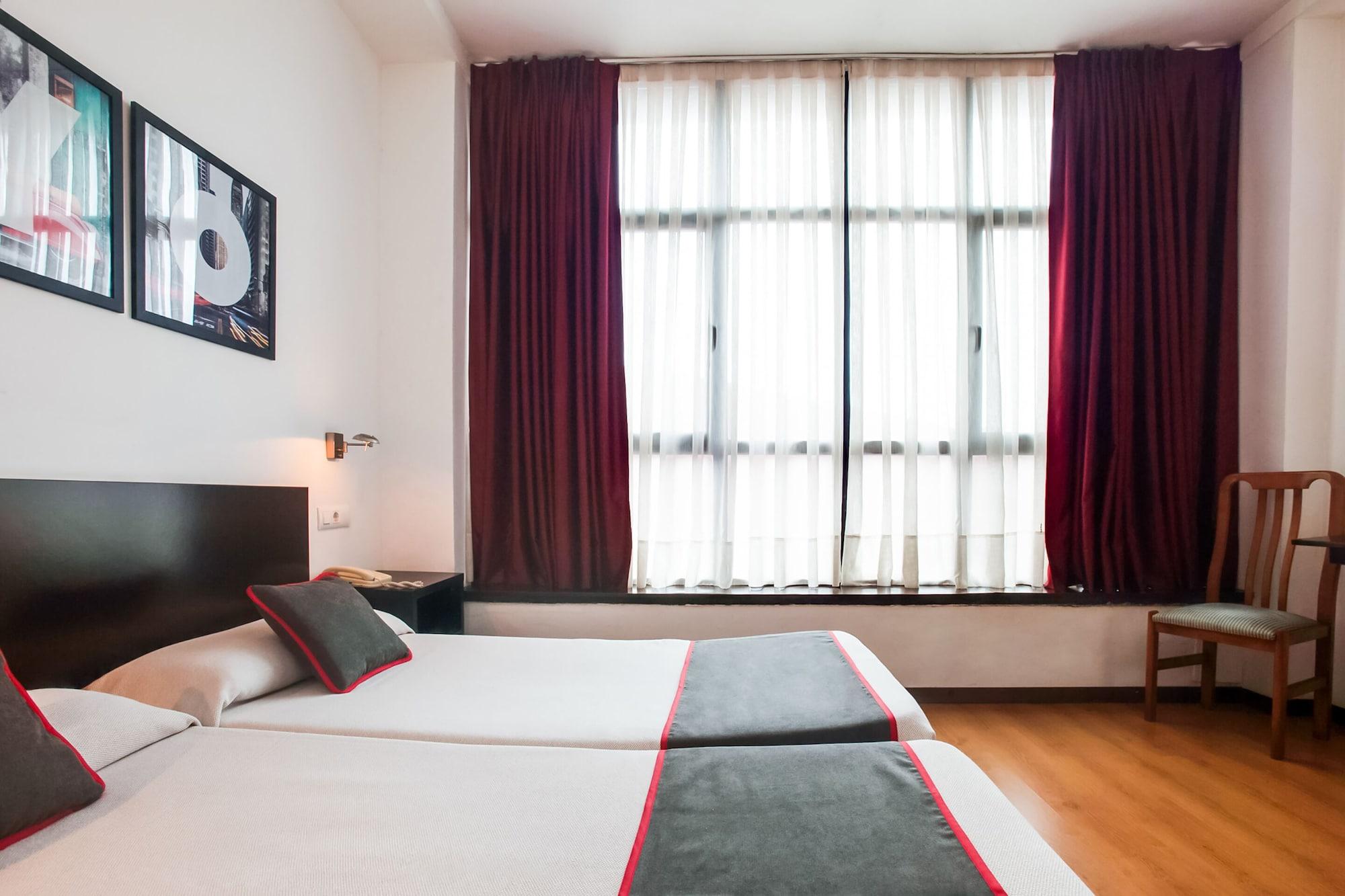 Oyo Hotel Parque Empresarial Avilés Buitenkant foto
