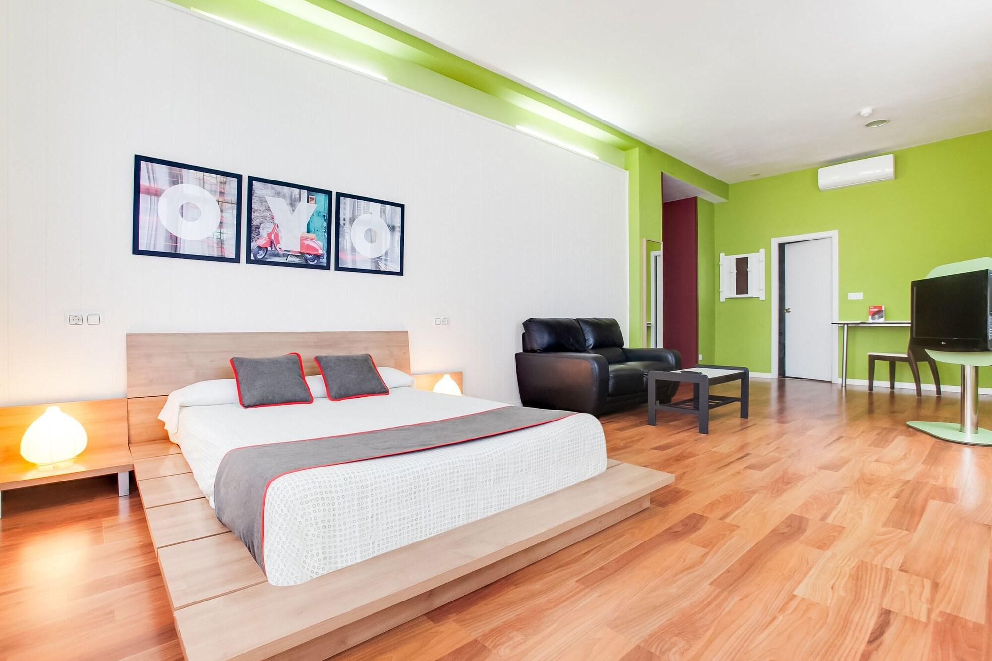 Oyo Hotel Parque Empresarial Avilés Buitenkant foto