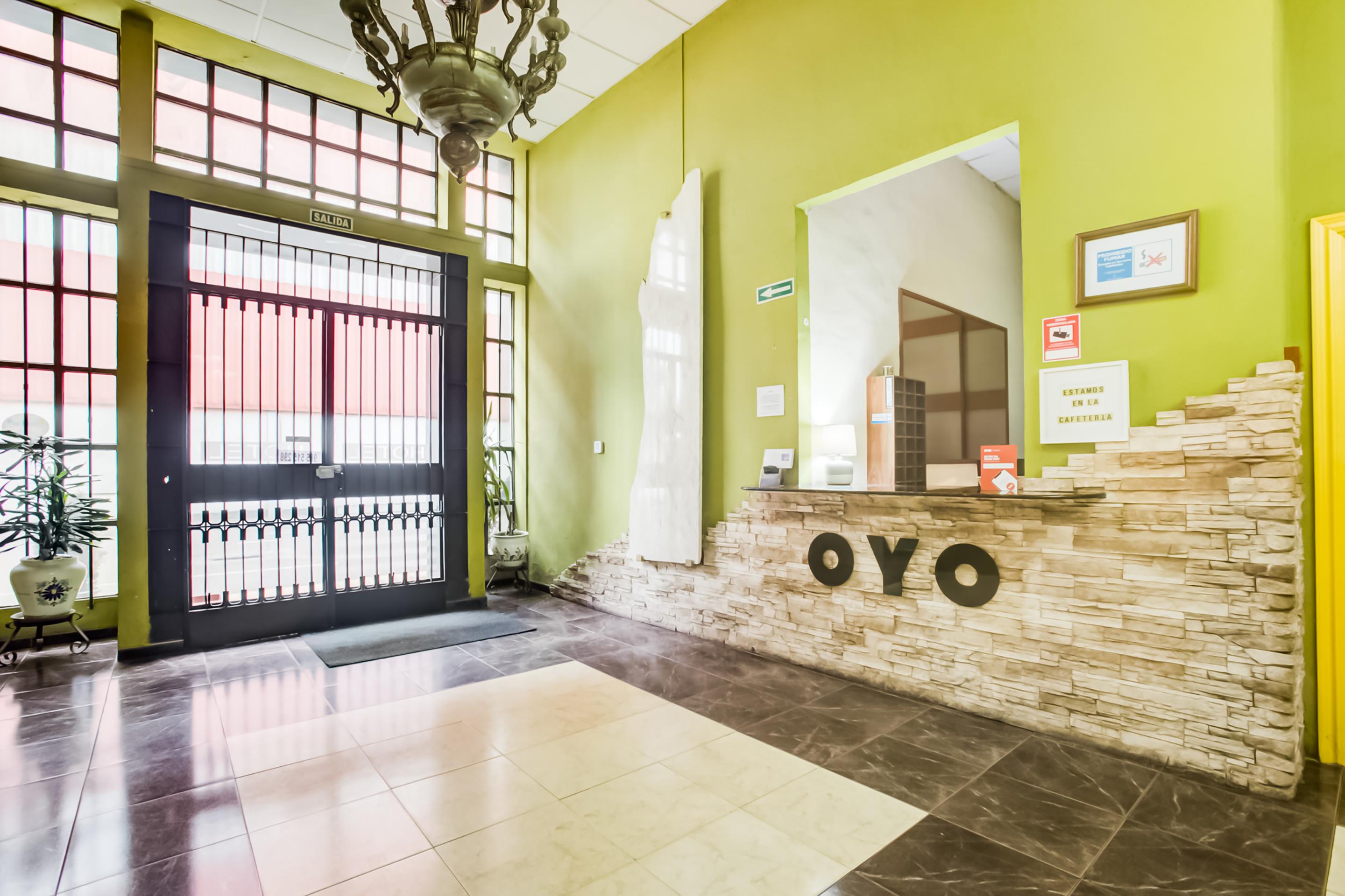 Oyo Hotel Parque Empresarial Avilés Buitenkant foto
