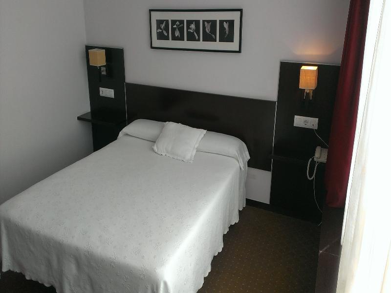 Oyo Hotel Parque Empresarial Avilés Buitenkant foto